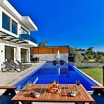 Uzumlu Village 3 Bedroom - 2180 Villa Kalkan