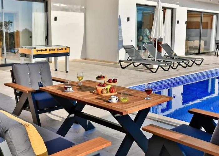 Uzumlu Village 3 Bedroom - 2180 * Kalkan